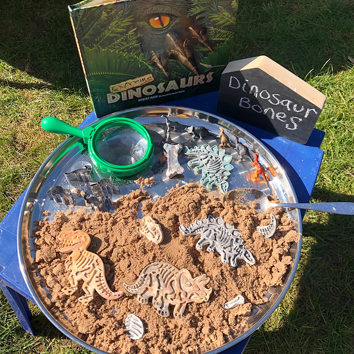 Making Dinosaur Skeleton&nbsp;Bones