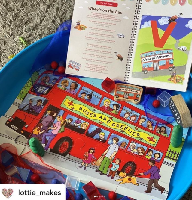 Double decker bus - wooden jigsaw puzzle