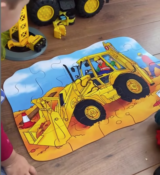 Digger JCB Wooden jigsaw puzzle