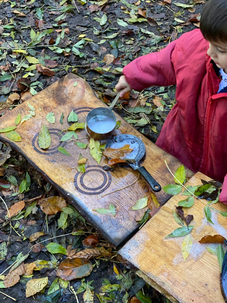 Pop up Mud Kitchen Ideas