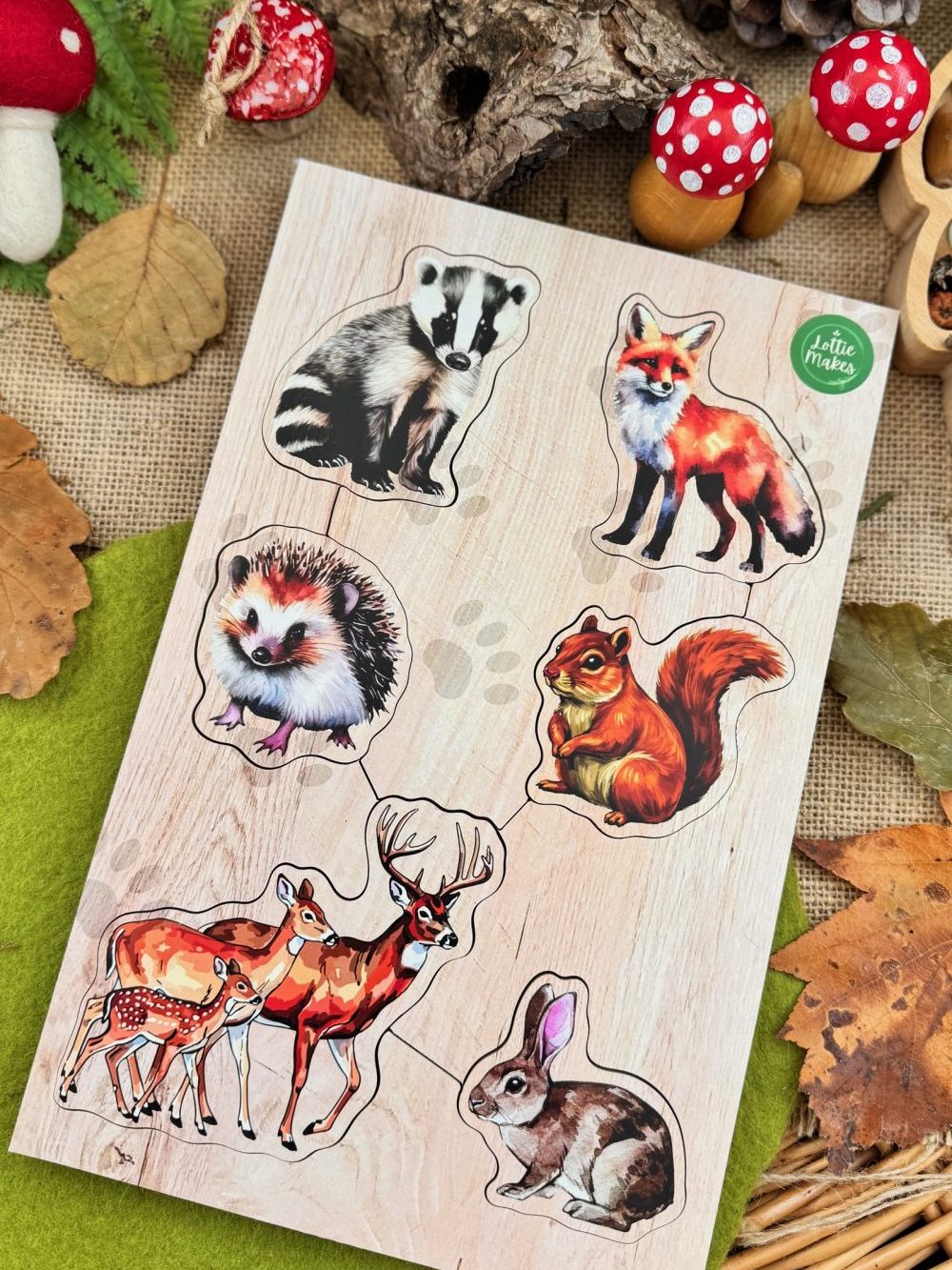 Woodland Animals Wooden Puzzle - perfect for children ,small world play, nature tables and play based learning. Learn about animals that live in the forest.